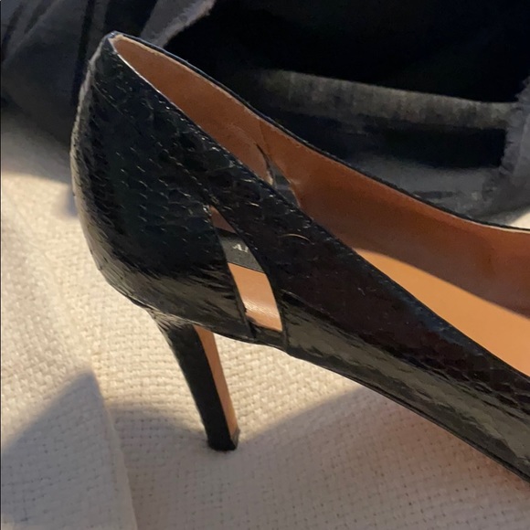 Black snakeskin pattern heels - Picture 4 of 4